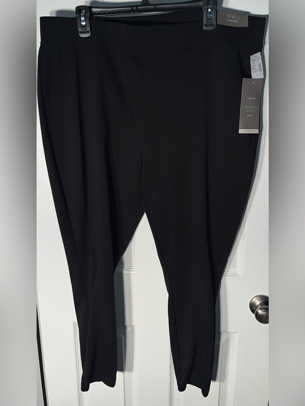 Women’s NWT Maurices Pull On Skinny Ankle Pants Black Size 20 Regular